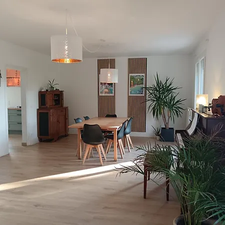 Maison Familiale Tres Spacieuse Avec Jardin, Ping Pong , Baby Foot, Commerces Feriehus