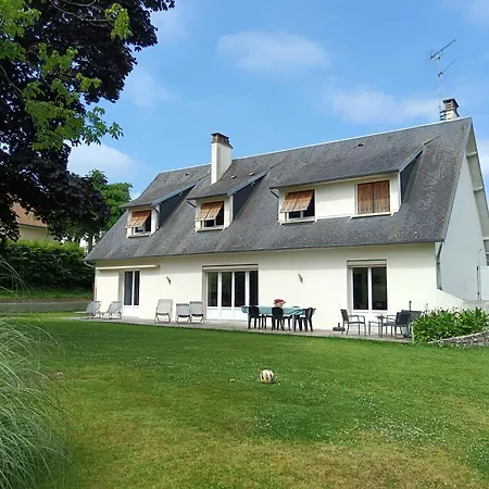 Maison Familiale Tres Spacieuse Avec Jardin, Ping Pong , Baby Foot, Commerces * Villedieu-les-Poëles